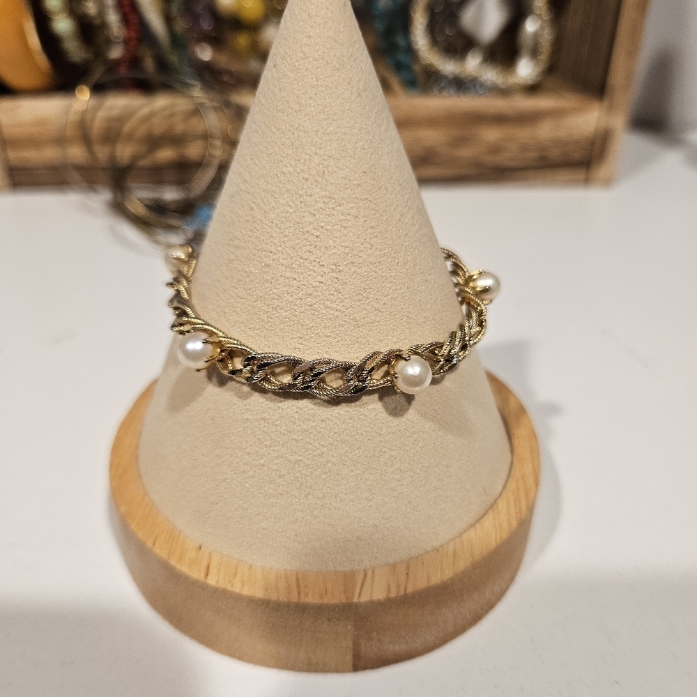 Elegant Vintage Gold Chain Pearl Bracelet Women's Jewelry Accessory